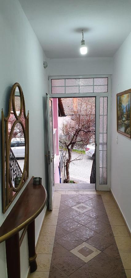 Panos 2 Apartment