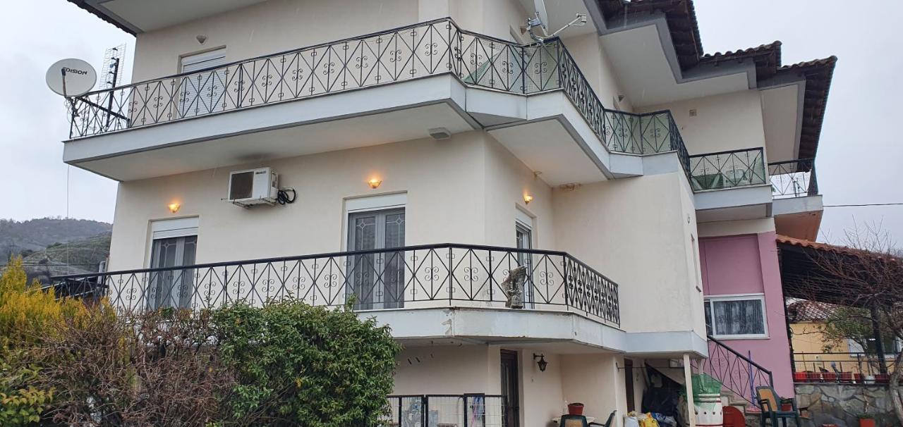 Apartment Panos 2